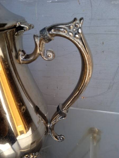 Coffee / teapot in silver metal St Louis XV