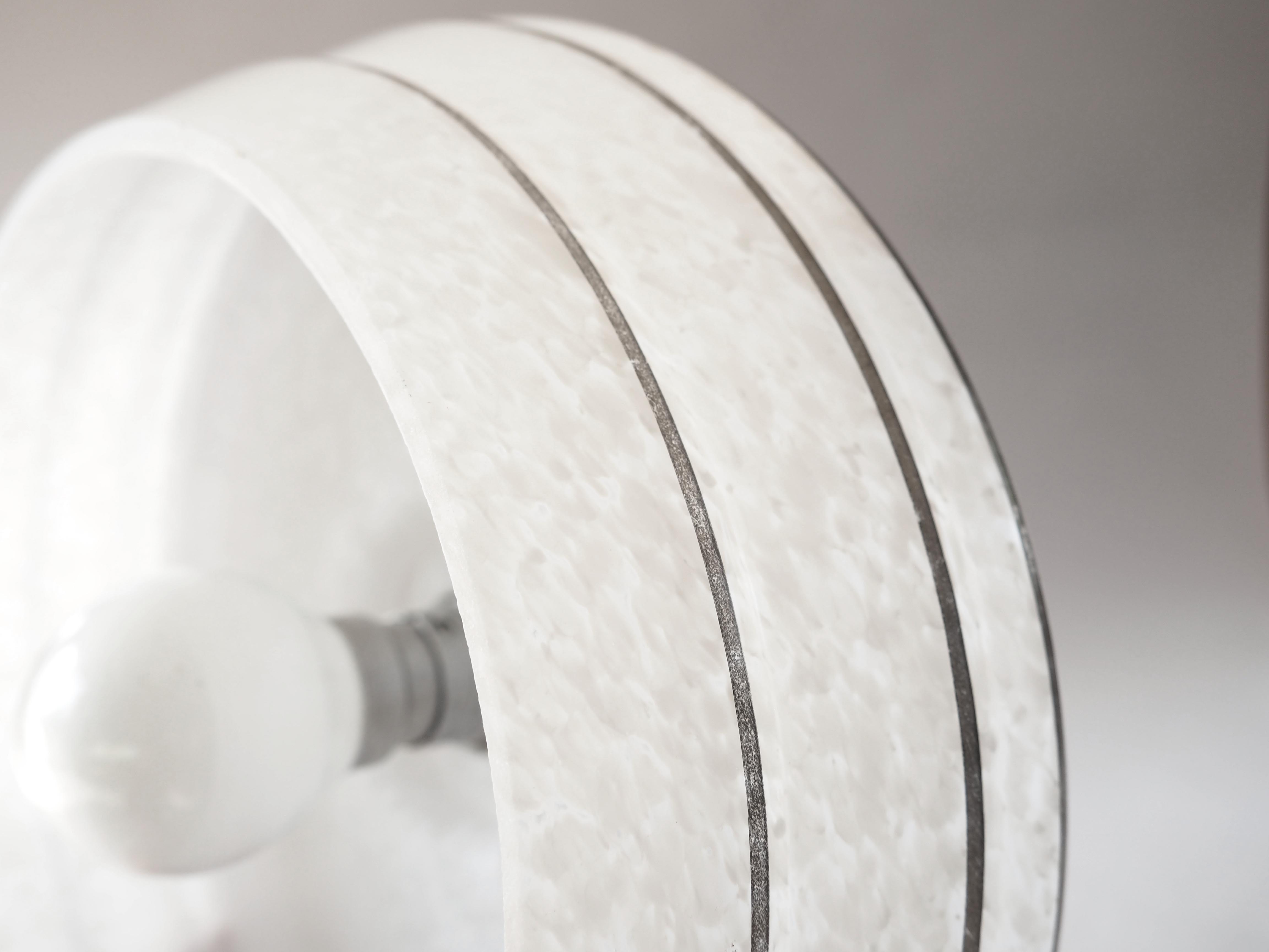 Clichy glass suspension