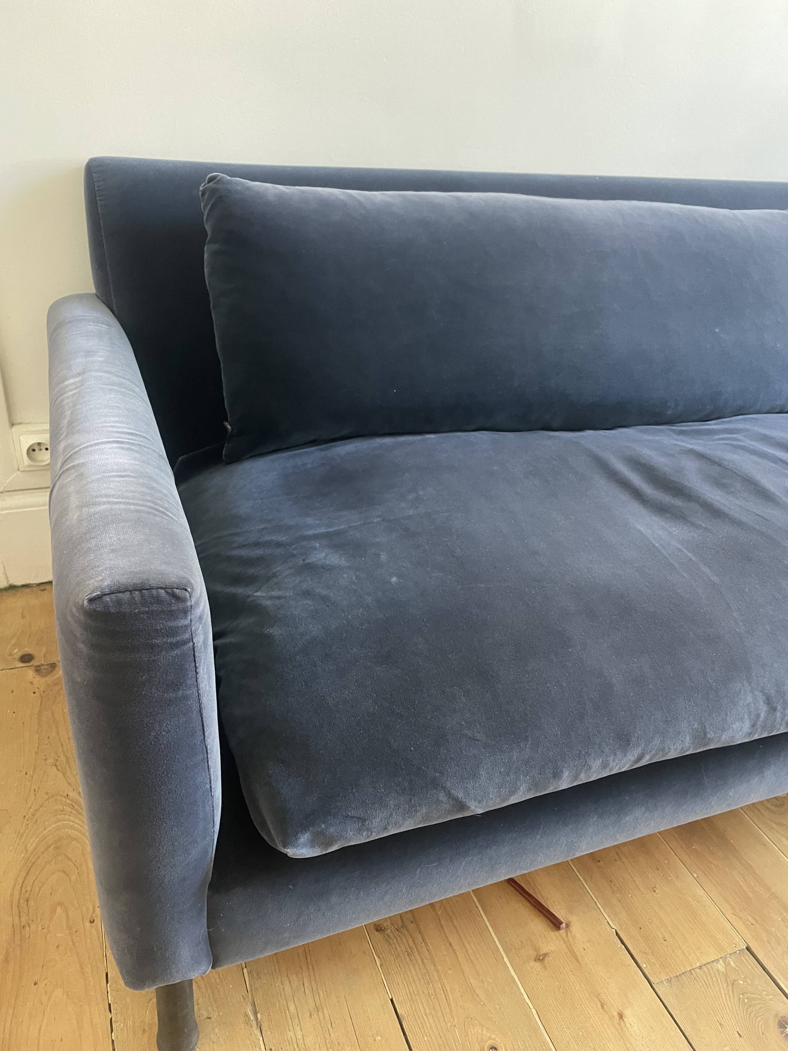 MIRA sofa caravan collection