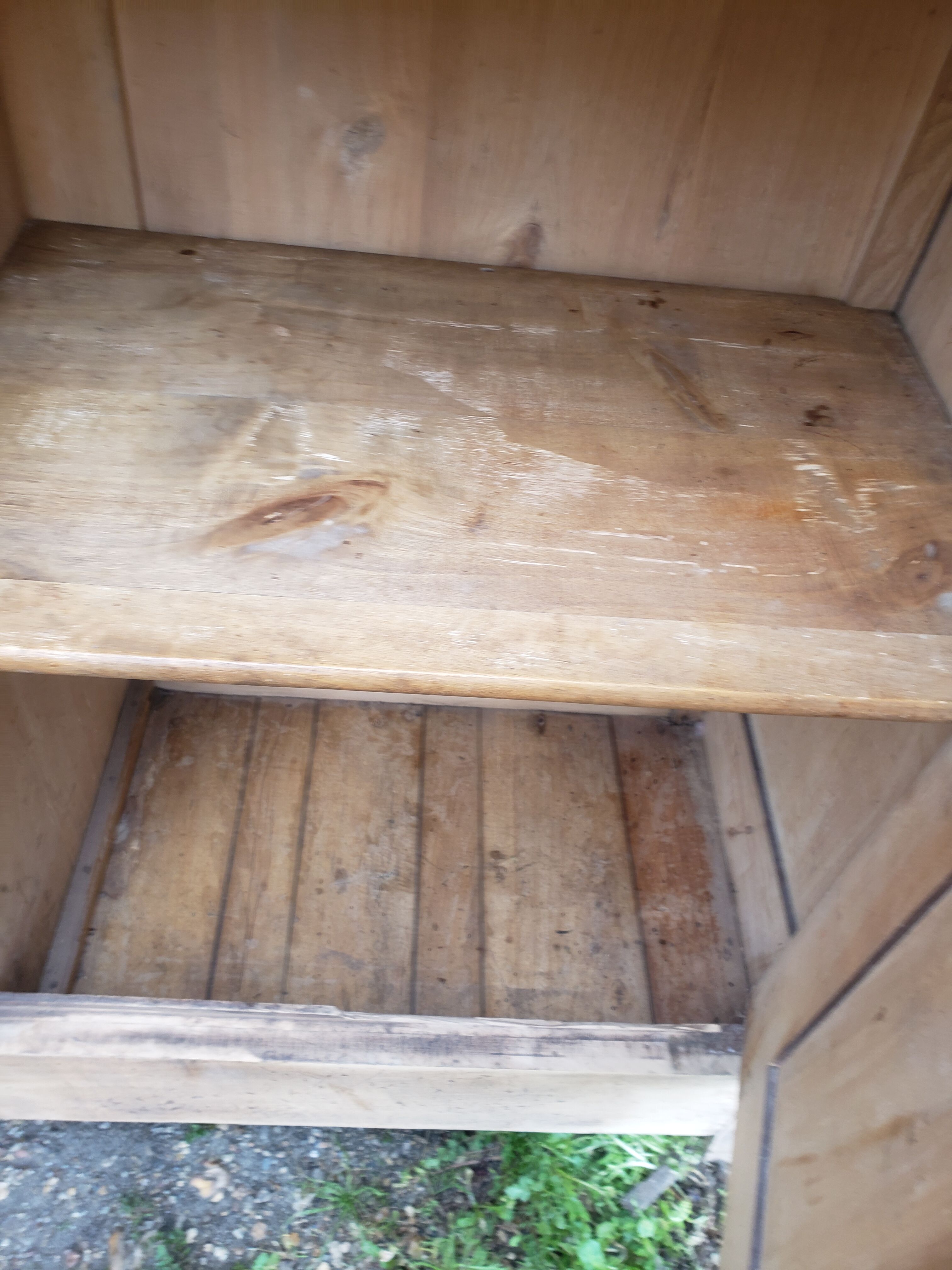 Parisian wardrobe wood in the rough "skirts"