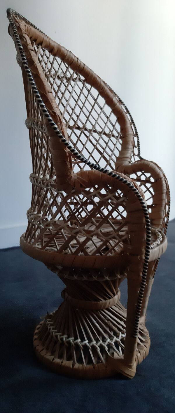 Emmanuel doll armchair