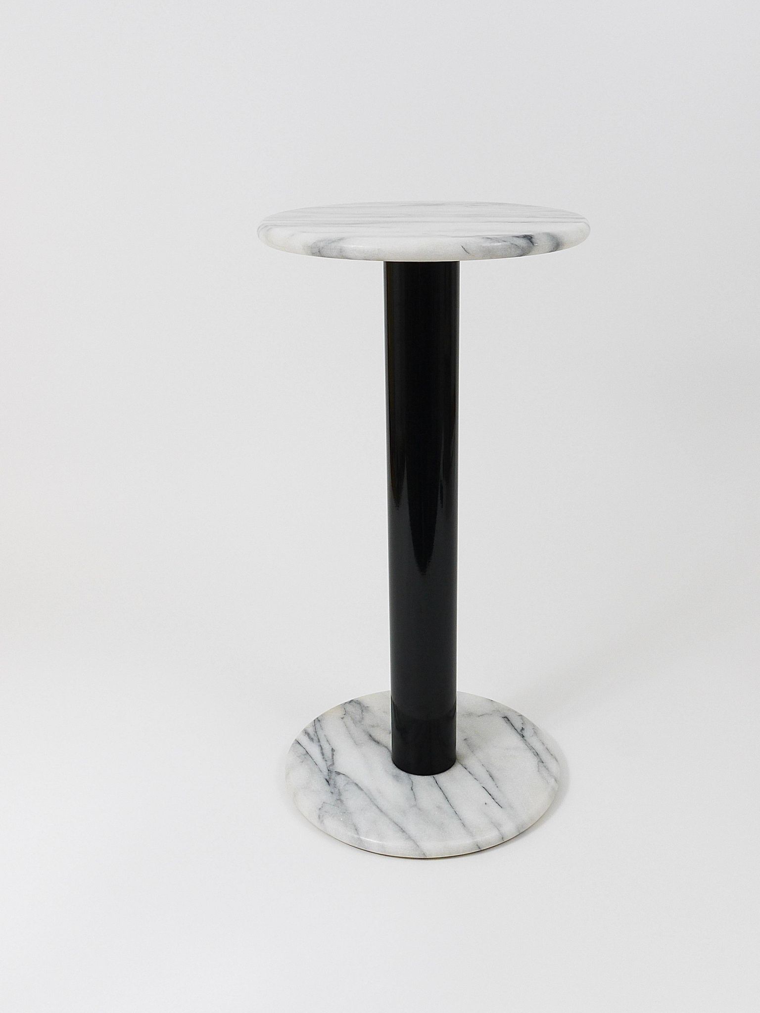 Postmodern pedestal table / plant stand in white Carrara marble, Italy, 1980s