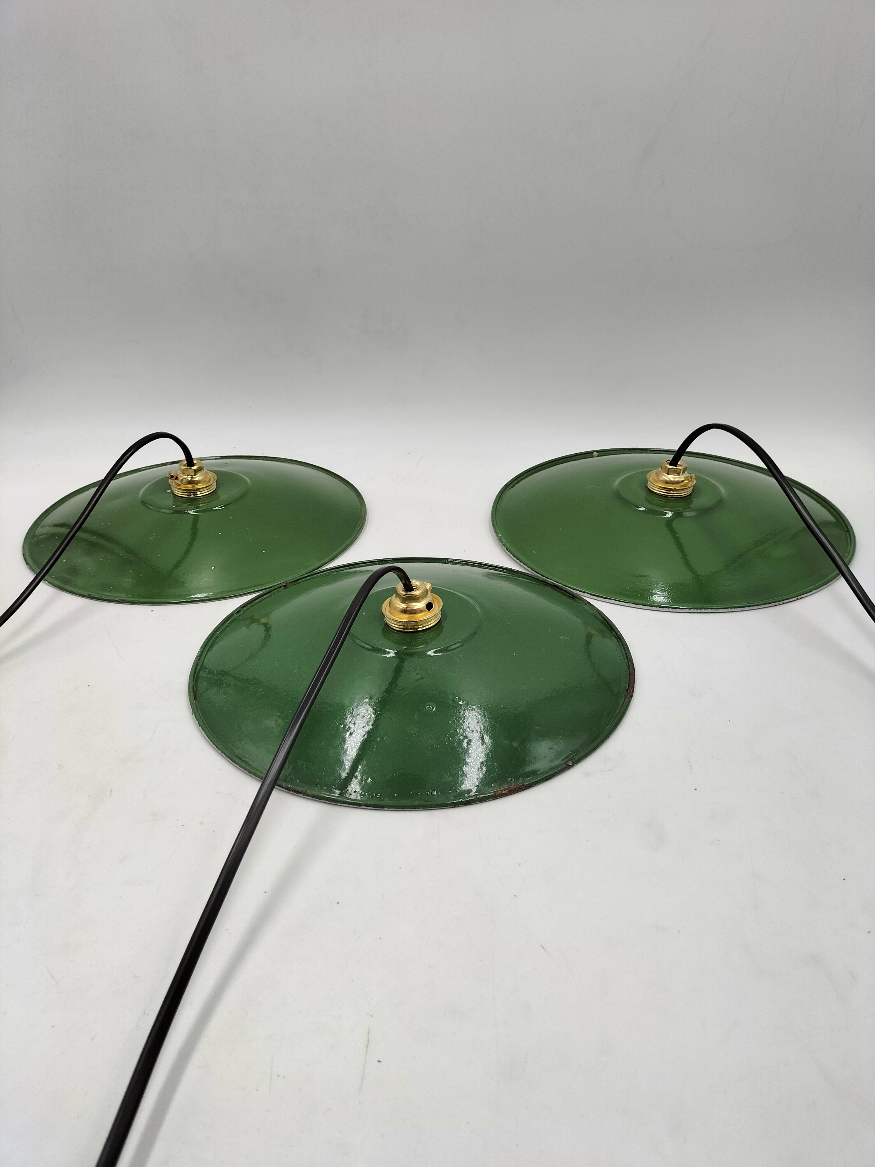 Enamelled sheet metal suspensions