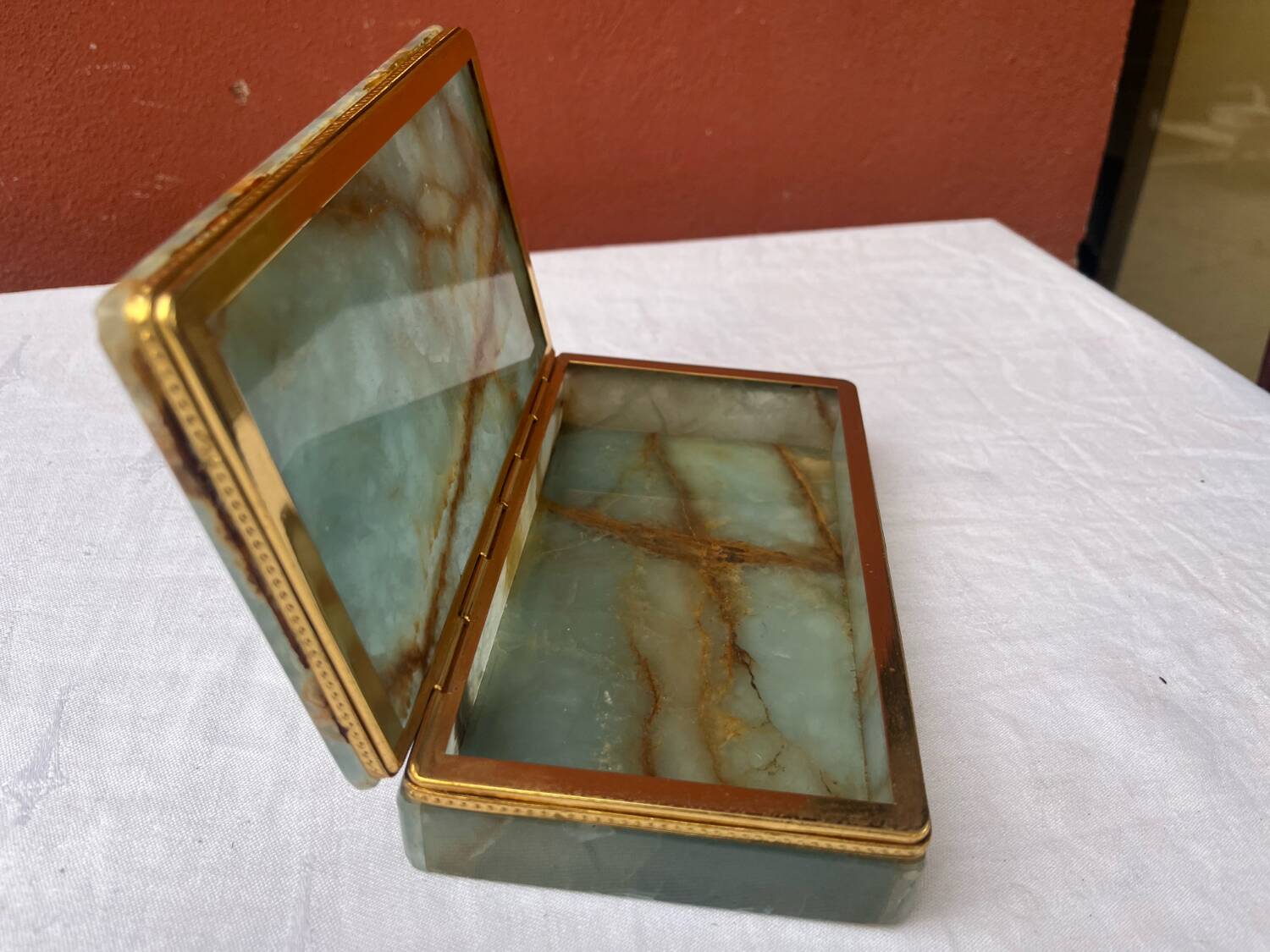 Jewelry or cigarette box