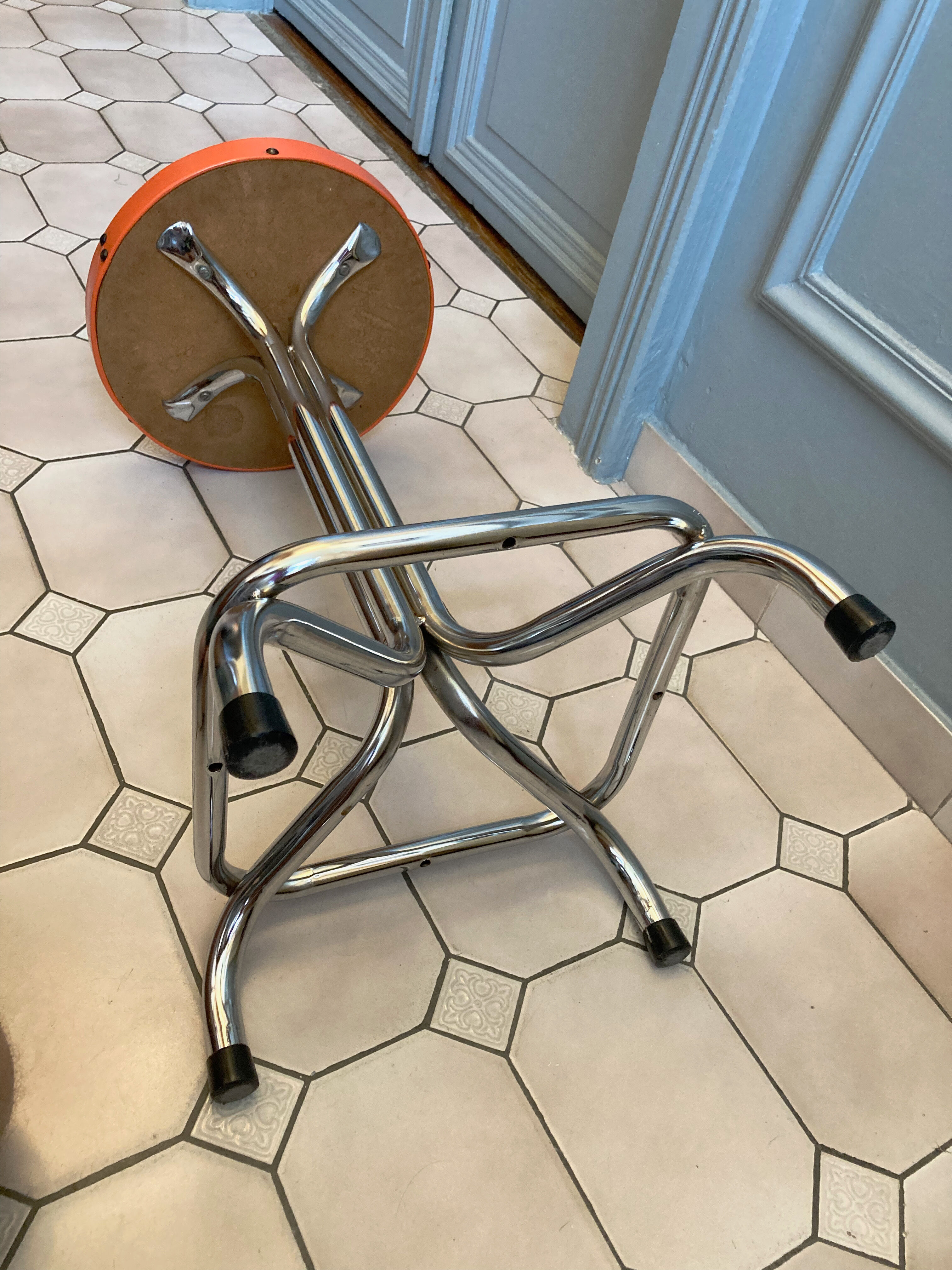 Duo of chair and stool 1970 orange and chromes