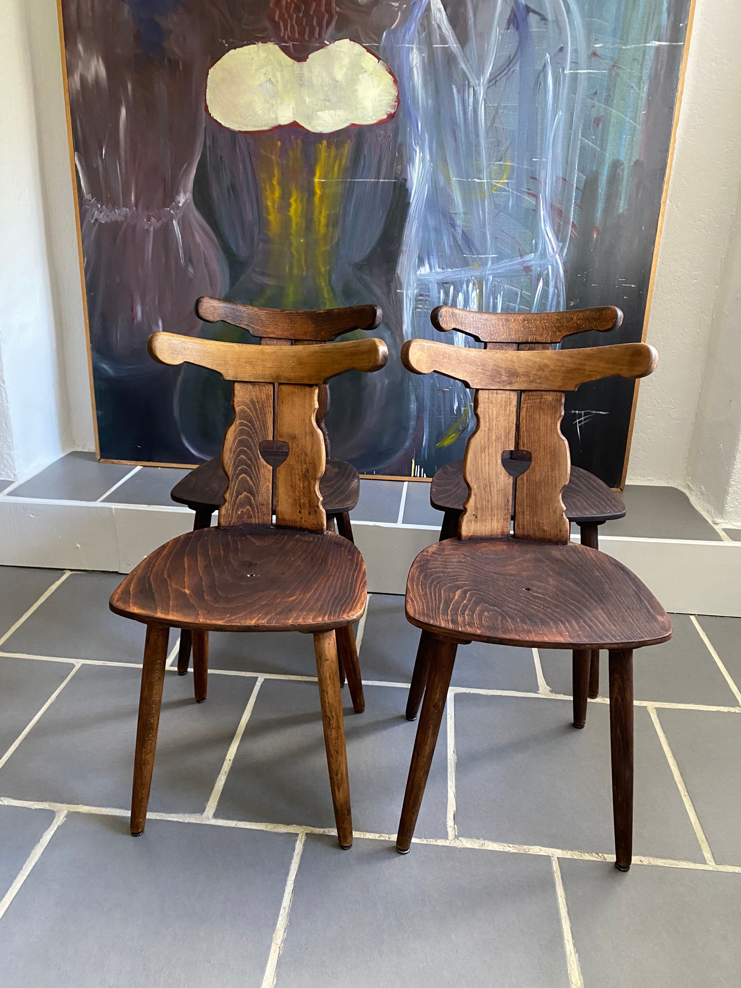 4 vintage mountain chairs