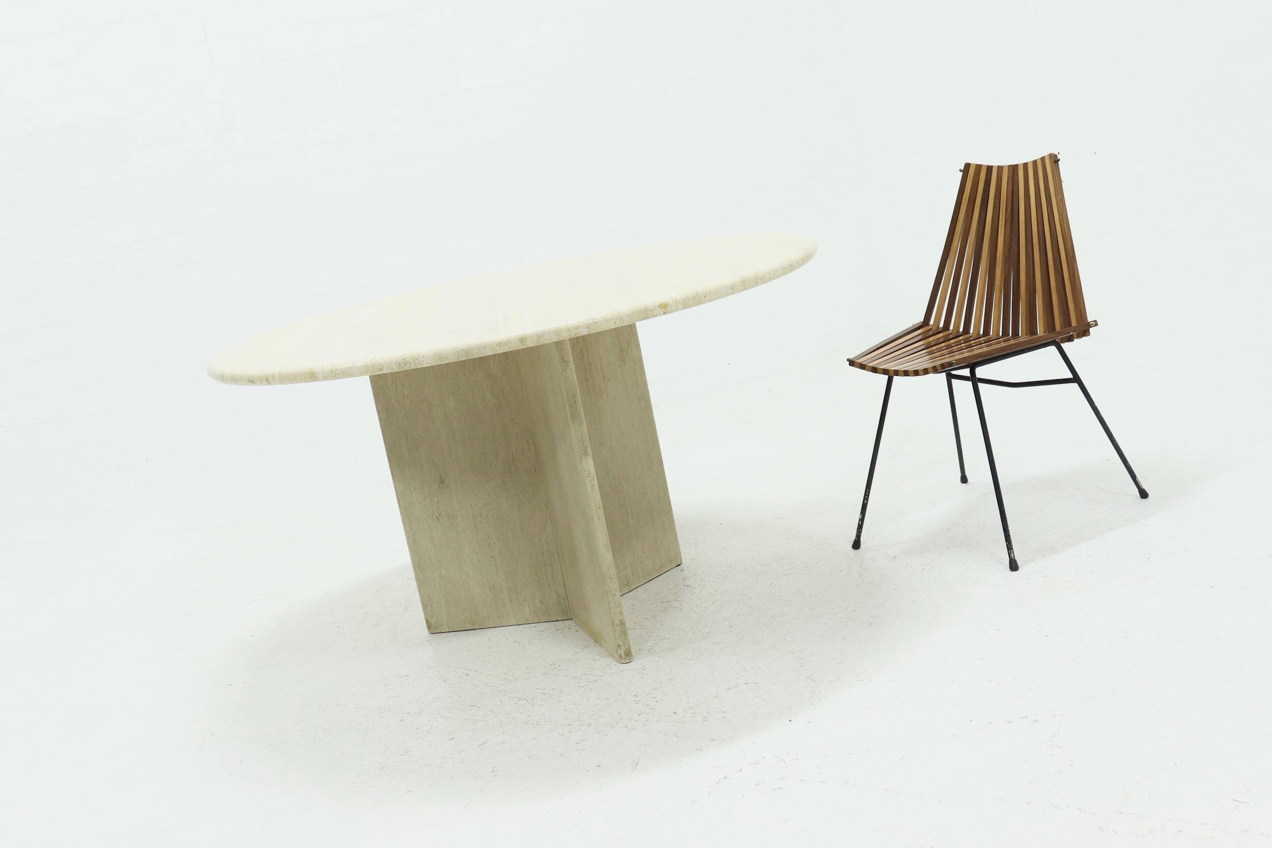 Large Italian Modern Round Travertine Dining Table 1970s