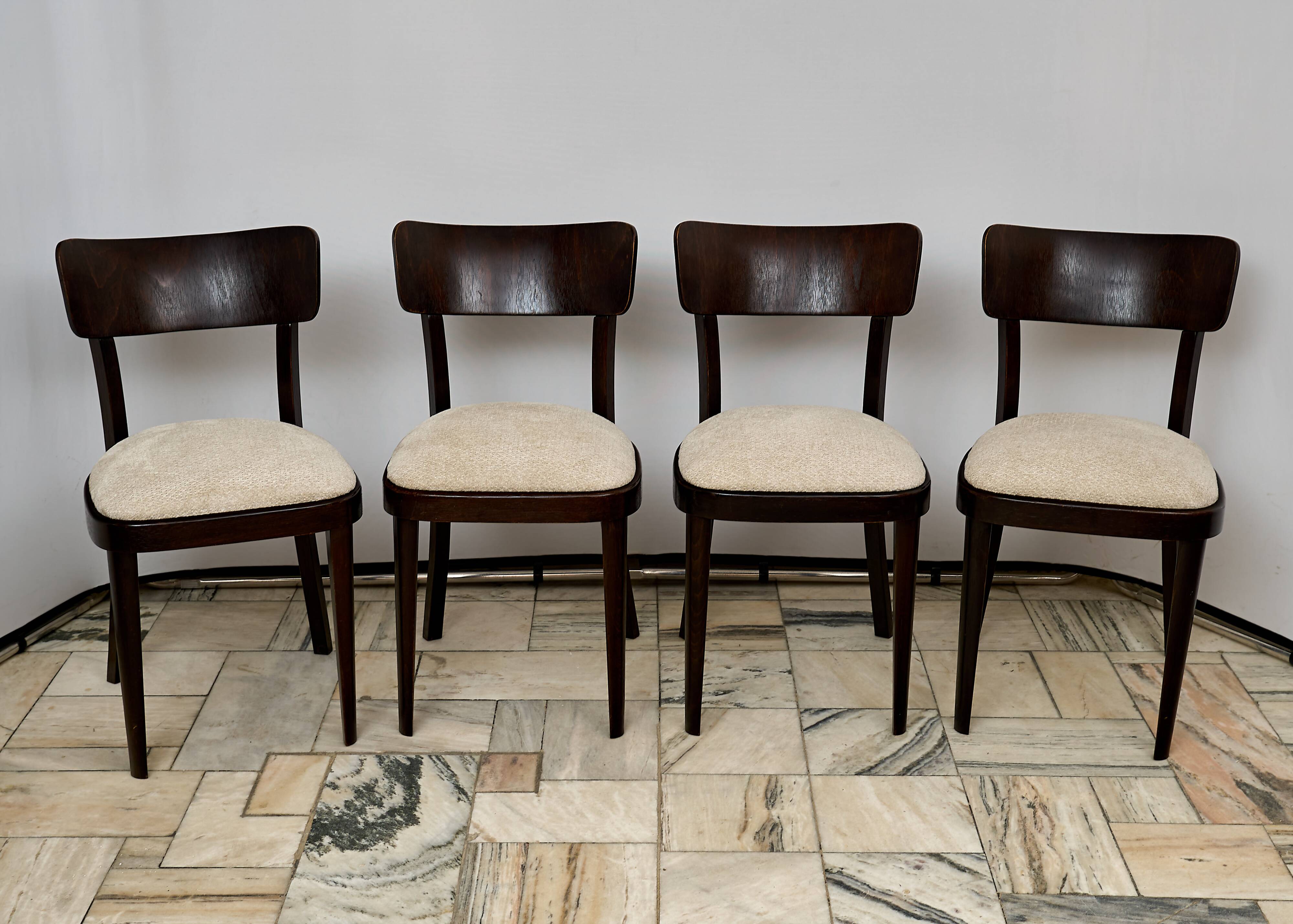 Ensemble de quatre chaises TON Tchécoslovaquie années 1960