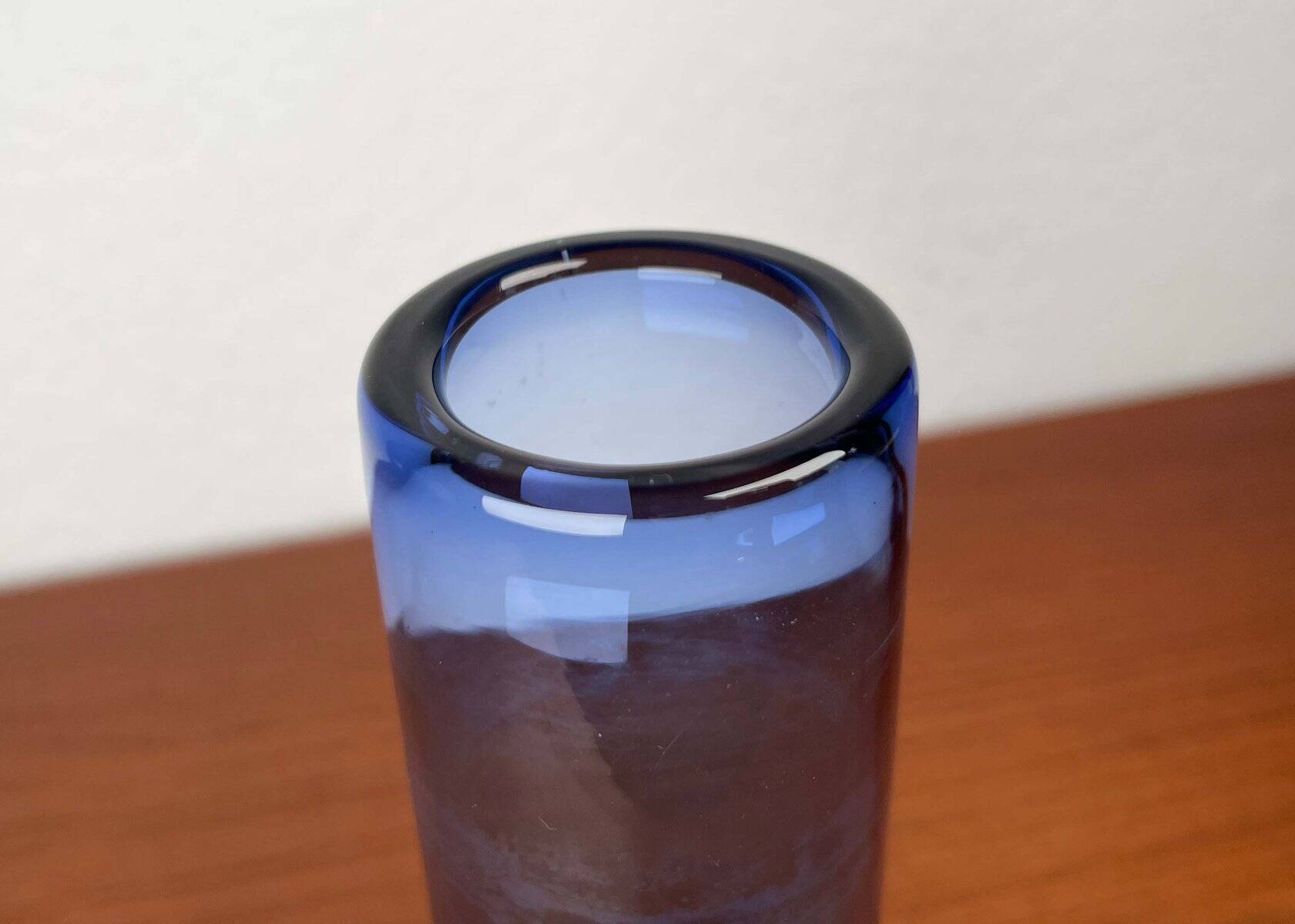 Blue glass vase from the Danish Mid-Century Modern Labrador series by Per Lütken for Holmegaard, 1950s.