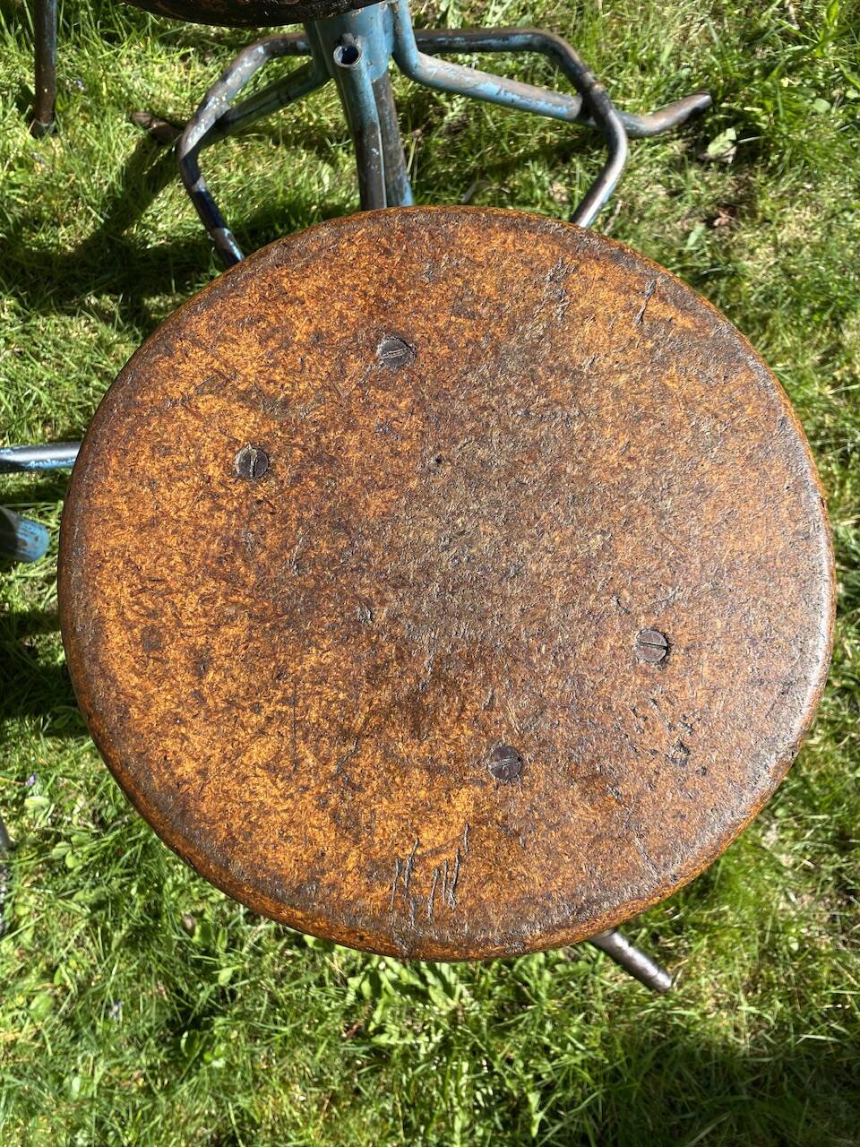 6 adjustable industrial workshop stools, 50s/60s