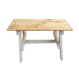 Trestle coffee table