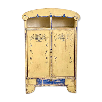Antique doll's wardrobe