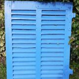 Small blue shutter L75xH101cm with louvers