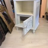 Bedside table