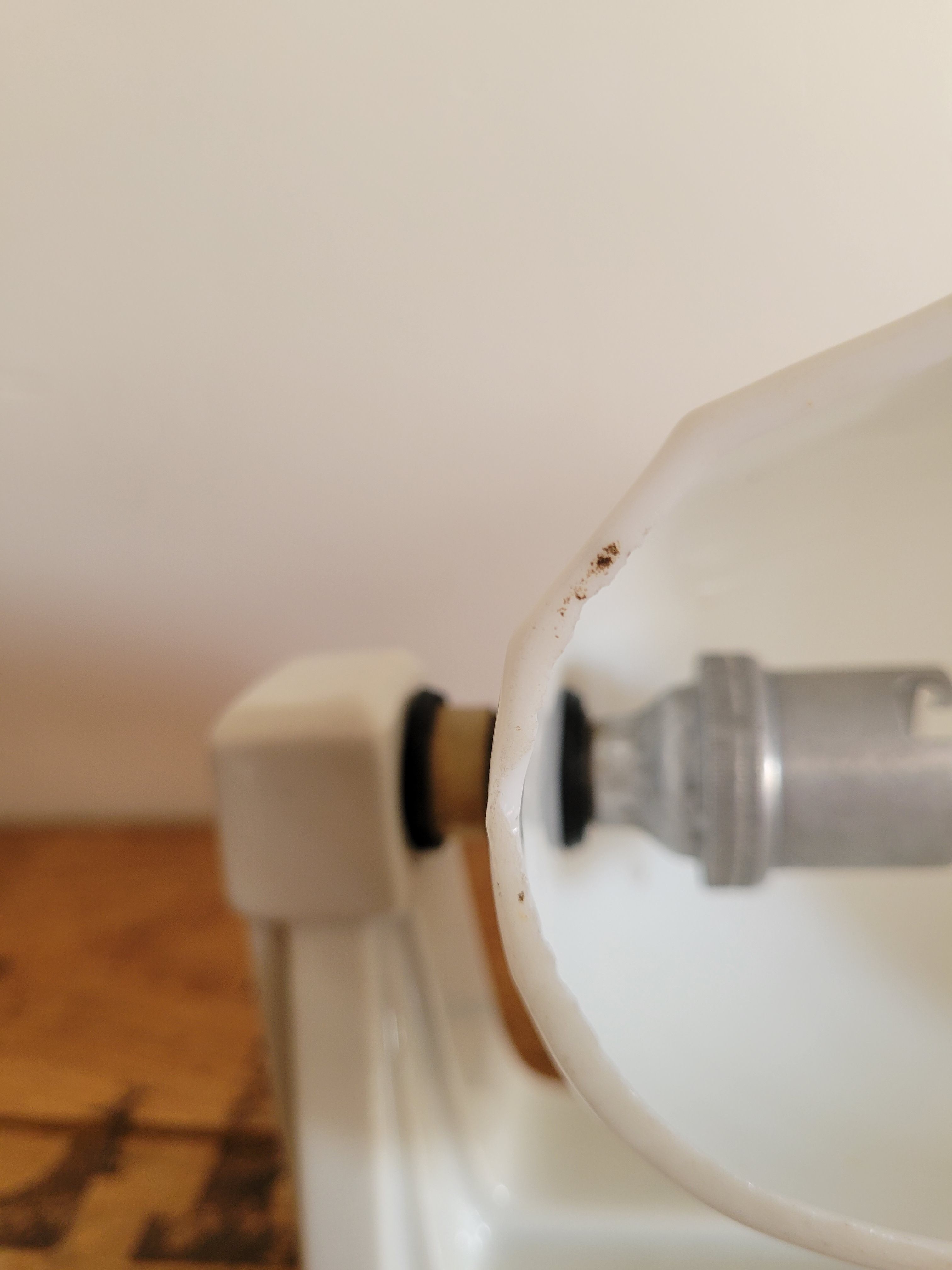 Porcelain and opaline wall lamp