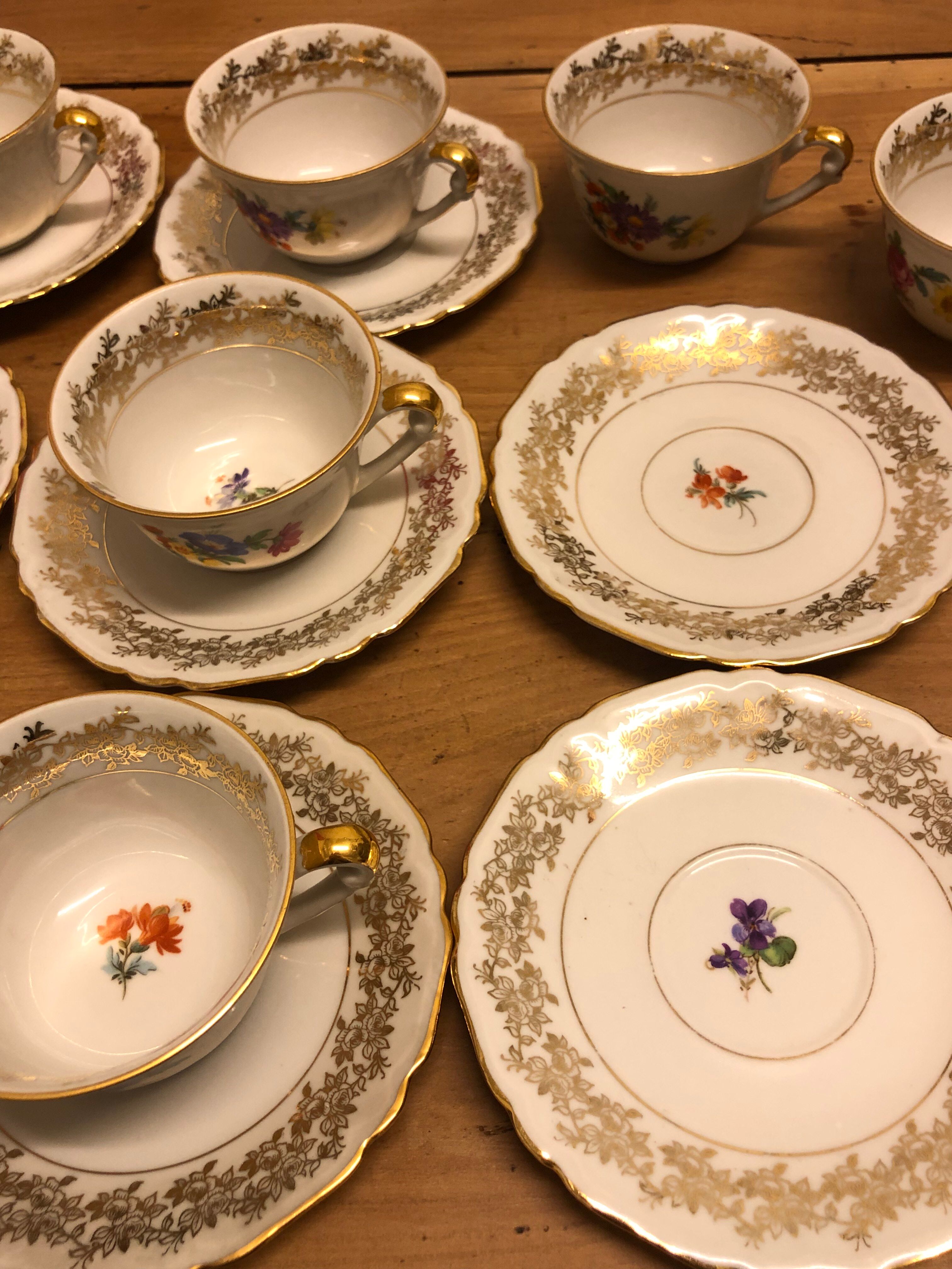8 coffee cups in 60s floral porcelain