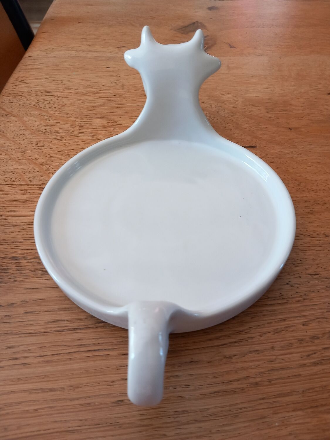 Porcelain cow head dish, for camembert