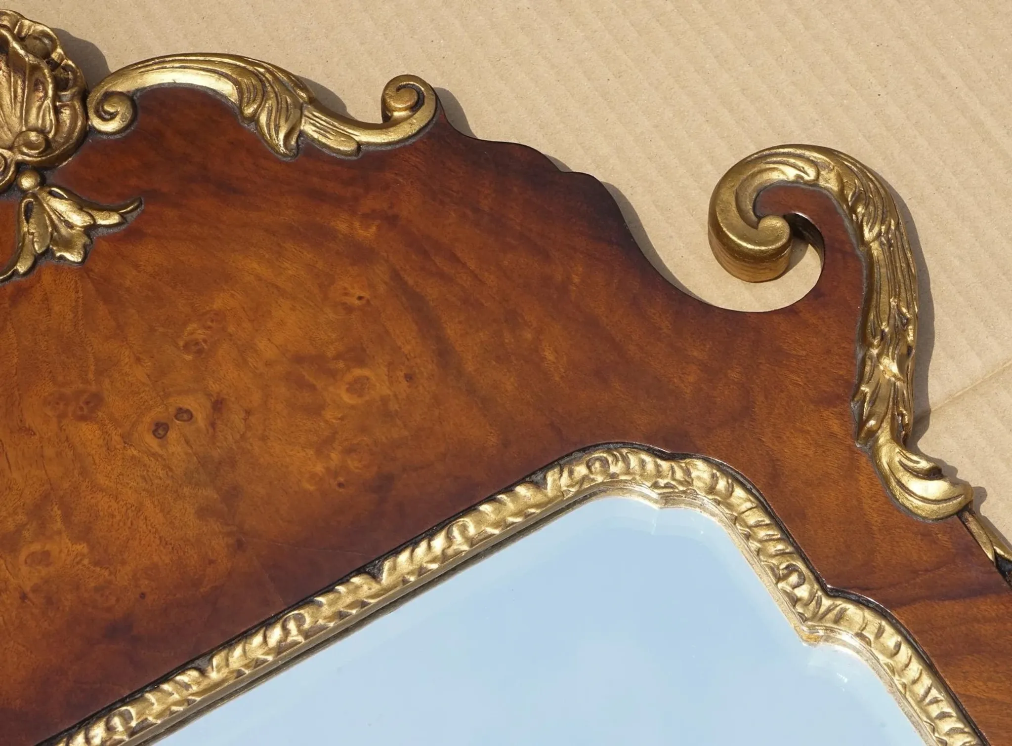 Antique Georgian Style Wall Mirror in Carved and Gilded Walnut