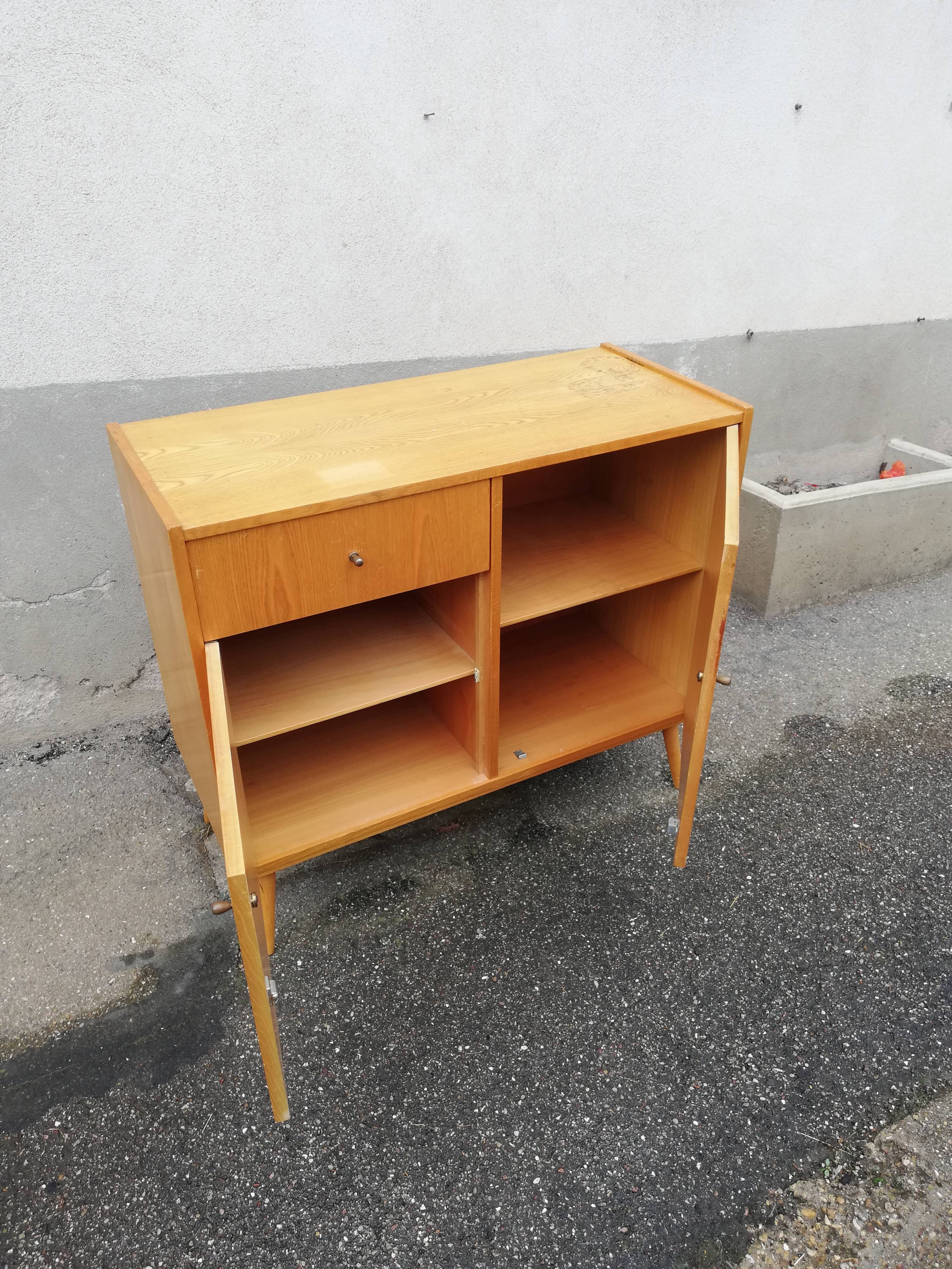 Vintage buffet 2 doors 1 light wood drawer