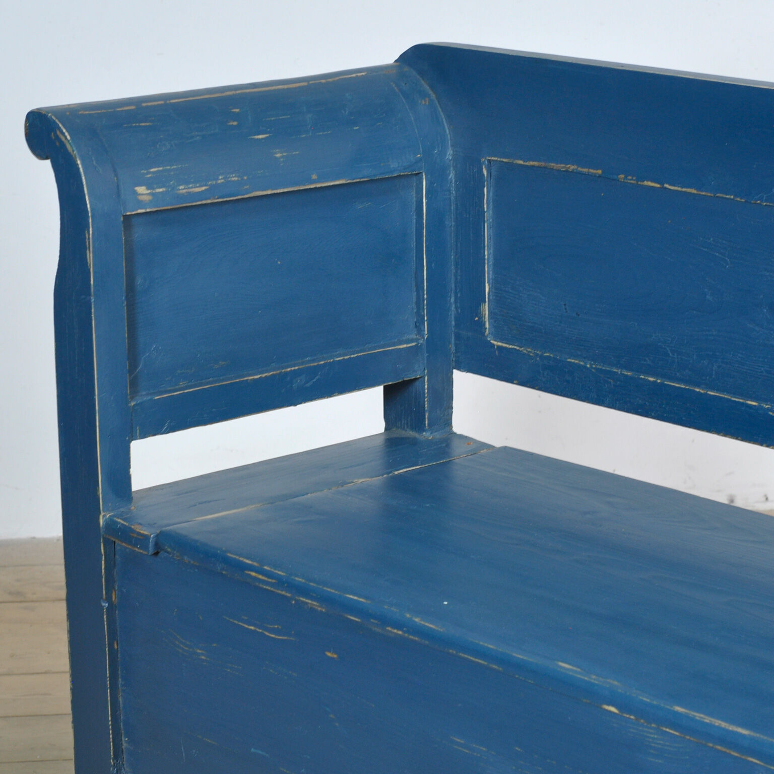 Antique pine drop-top bench, 1900s