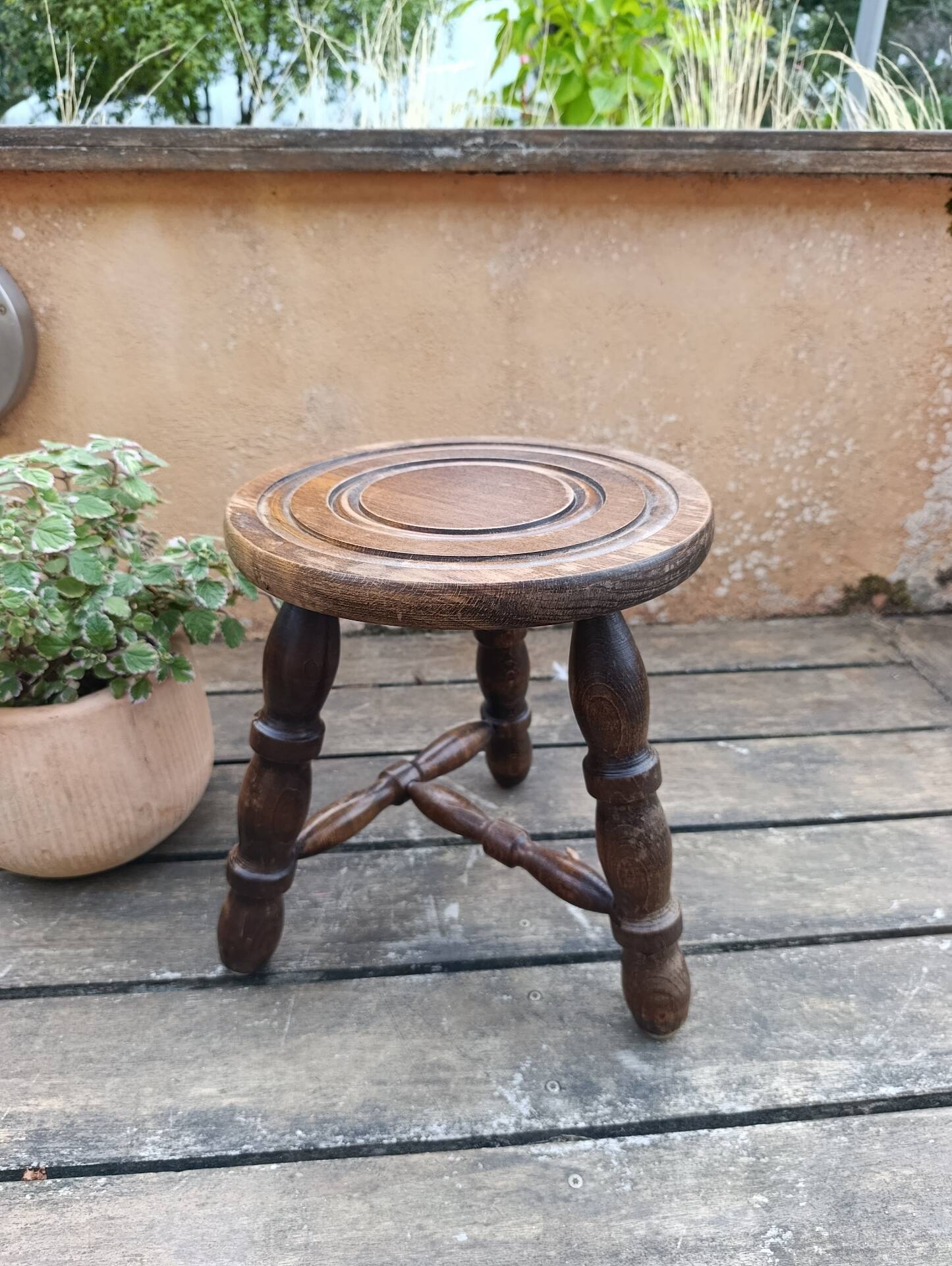Tabouret tripode bois massif | art populaire