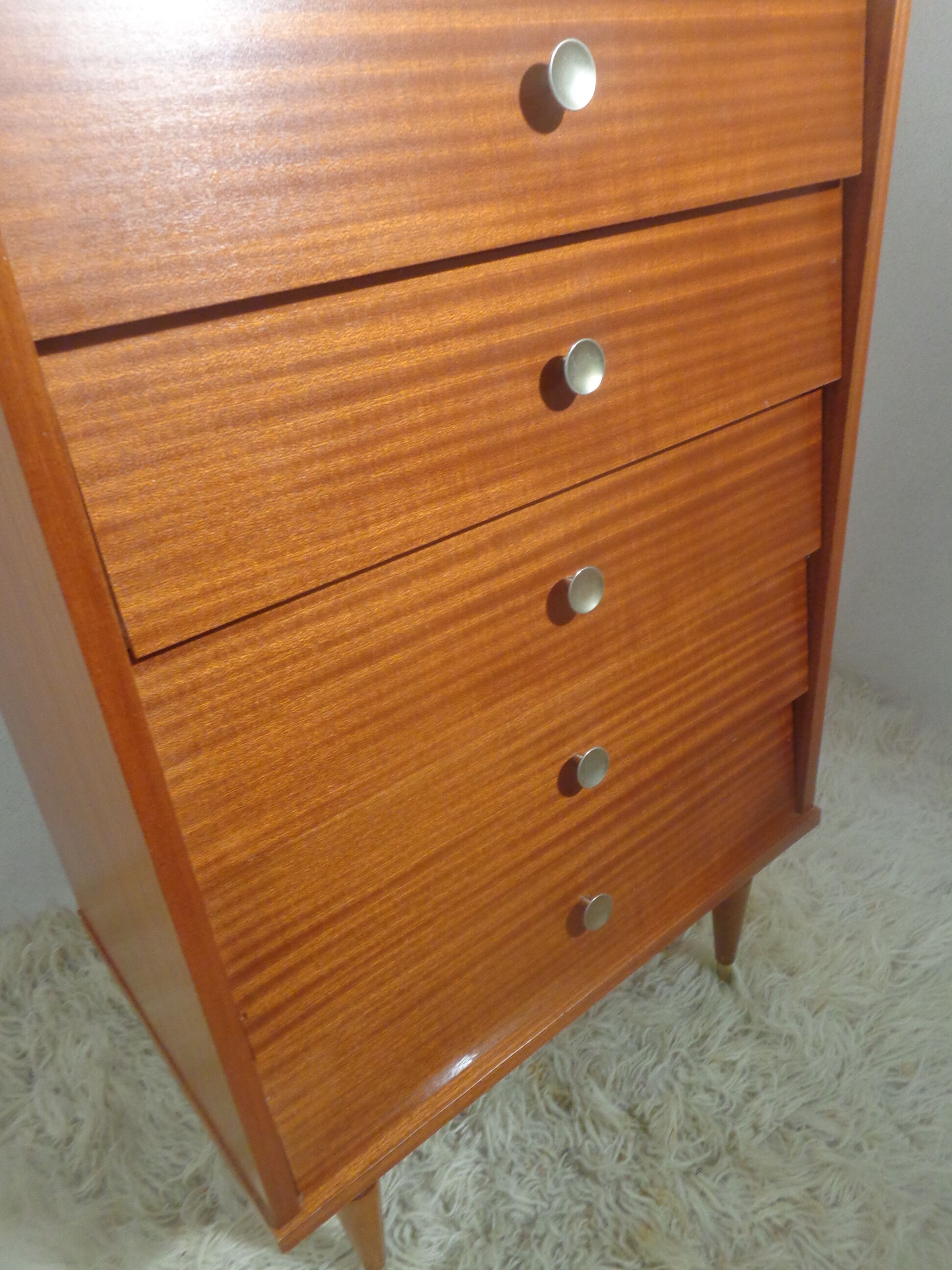 Vintage 1960s chest odf drawers
