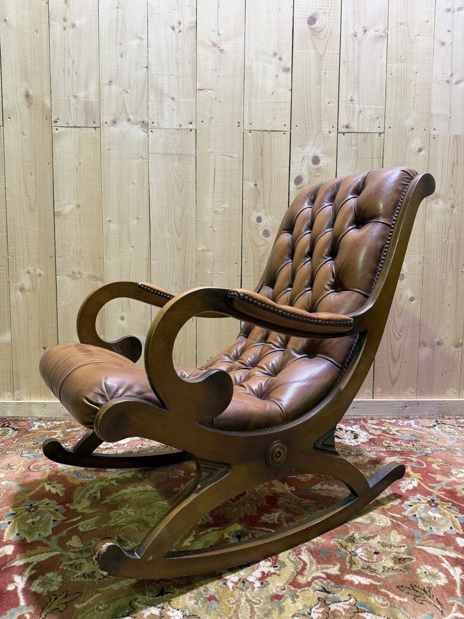 Fauteuil, rocking-chair, chesterfield en cuir havane