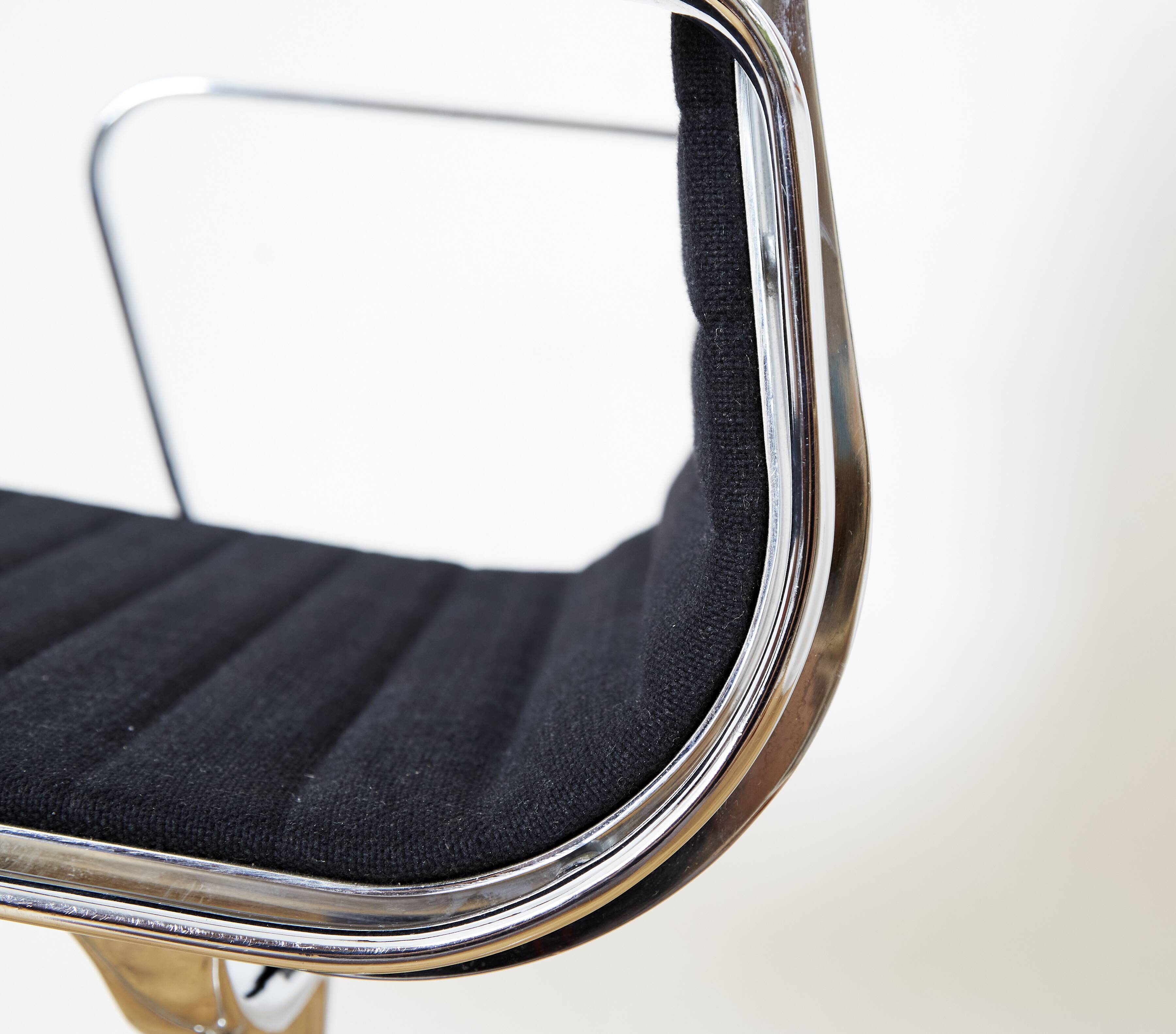 EA 108 Swivel Chair by Charles & Ray Eames for Herman Miller