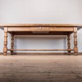 Farm table