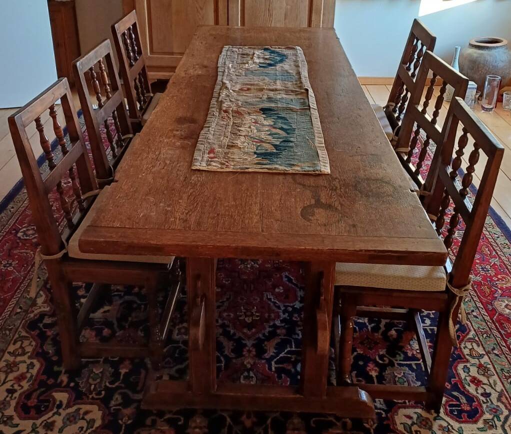 Refectory table in solid oak and 6 chairs, 17th–18th century