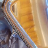 Grand Plateau de service de forme en métal plaqué argent, mouluré et ciselé