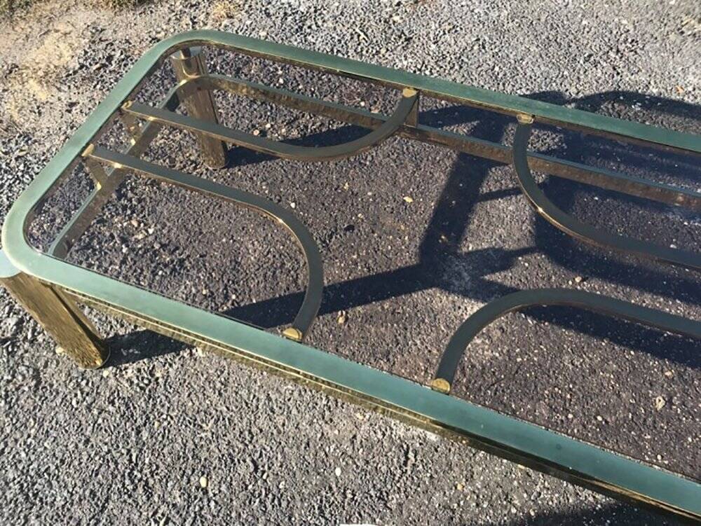 Table basse vintage en laiton jaune avec plateau en verre fumé, 1970, République tchèque
