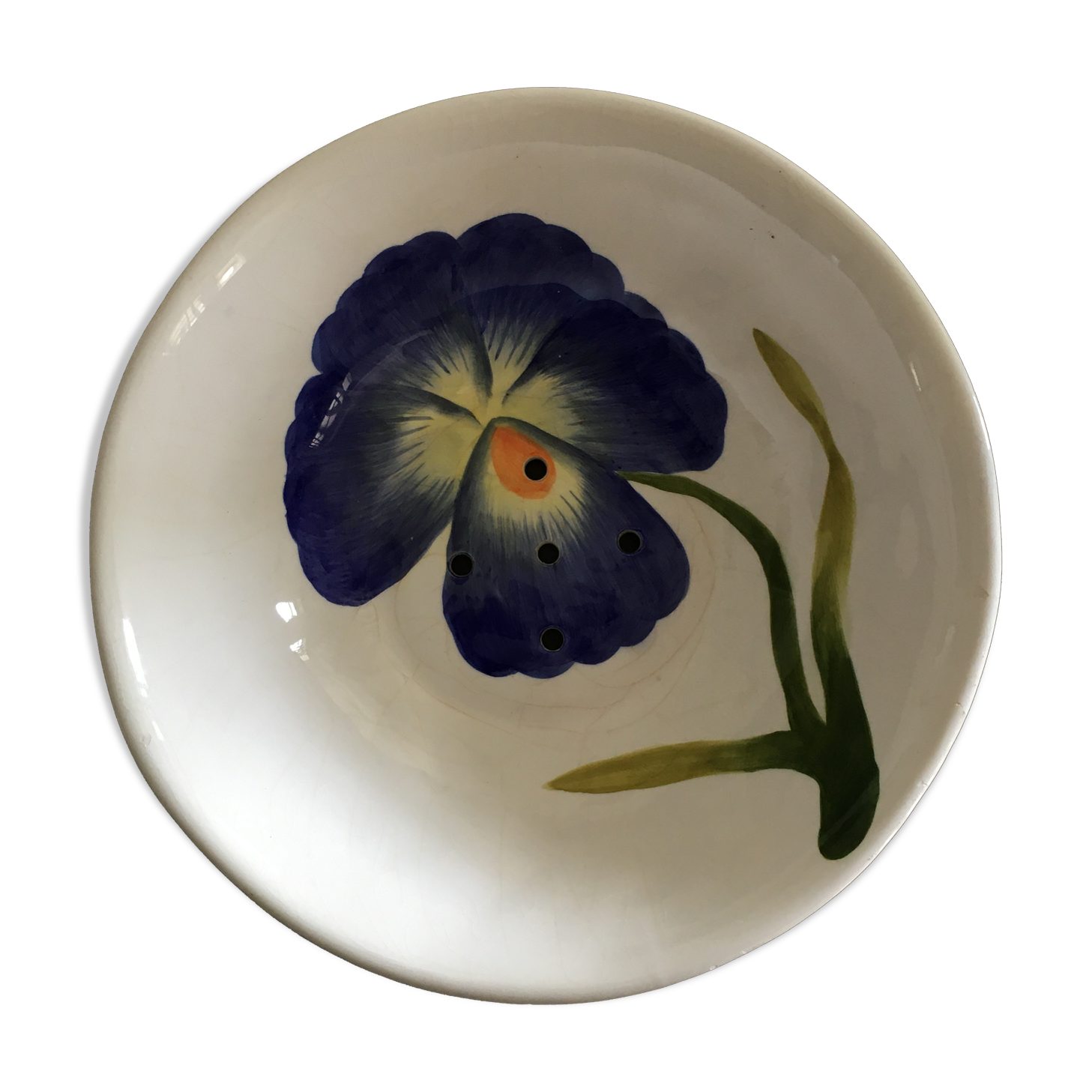 Iris-decorated salad bowl with drainer