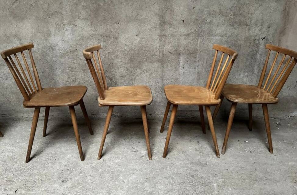 Set of 8 old Scandinavian dlg bistro chairs in wood with curved back and bars