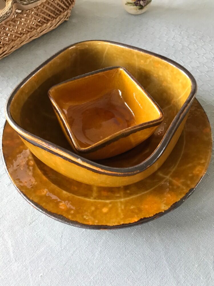 Set of 2 bowls and 1 large dish Aegitna Vallauris