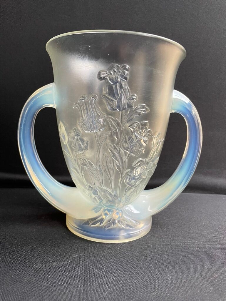 Large vase with 2 Art Deco handles signed Verlys