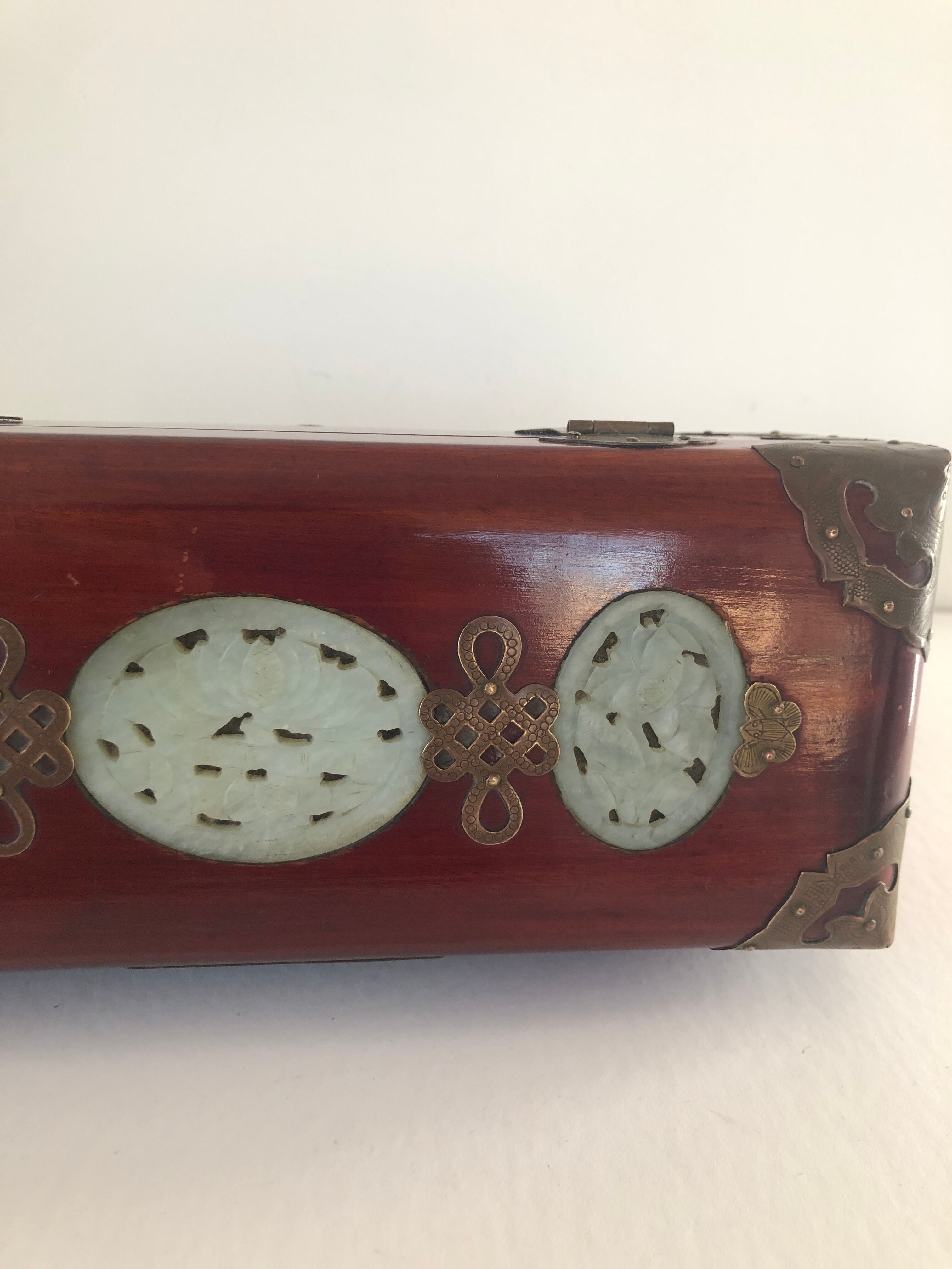 Chinese jewelry box in brass and Jade Mahogany wood