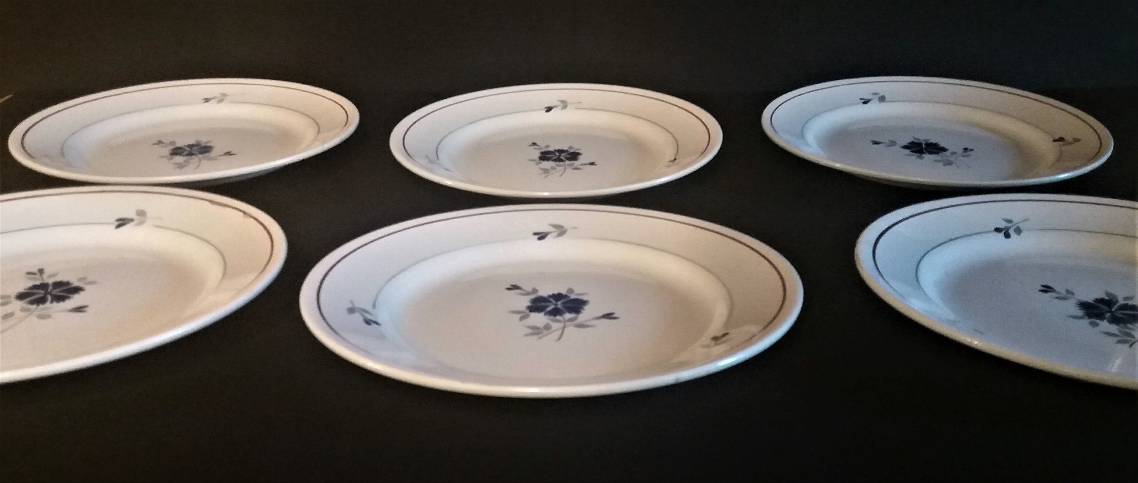 Series of six flat plates Moulin des loups Orchies model Prisca 50s