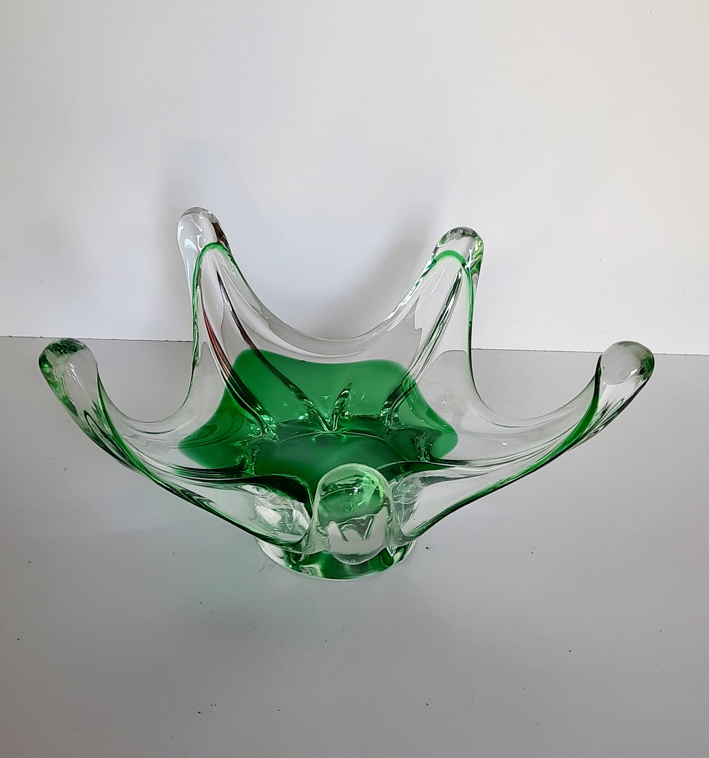 Art glass cup in the style of Josef Hospodka's creations for the v