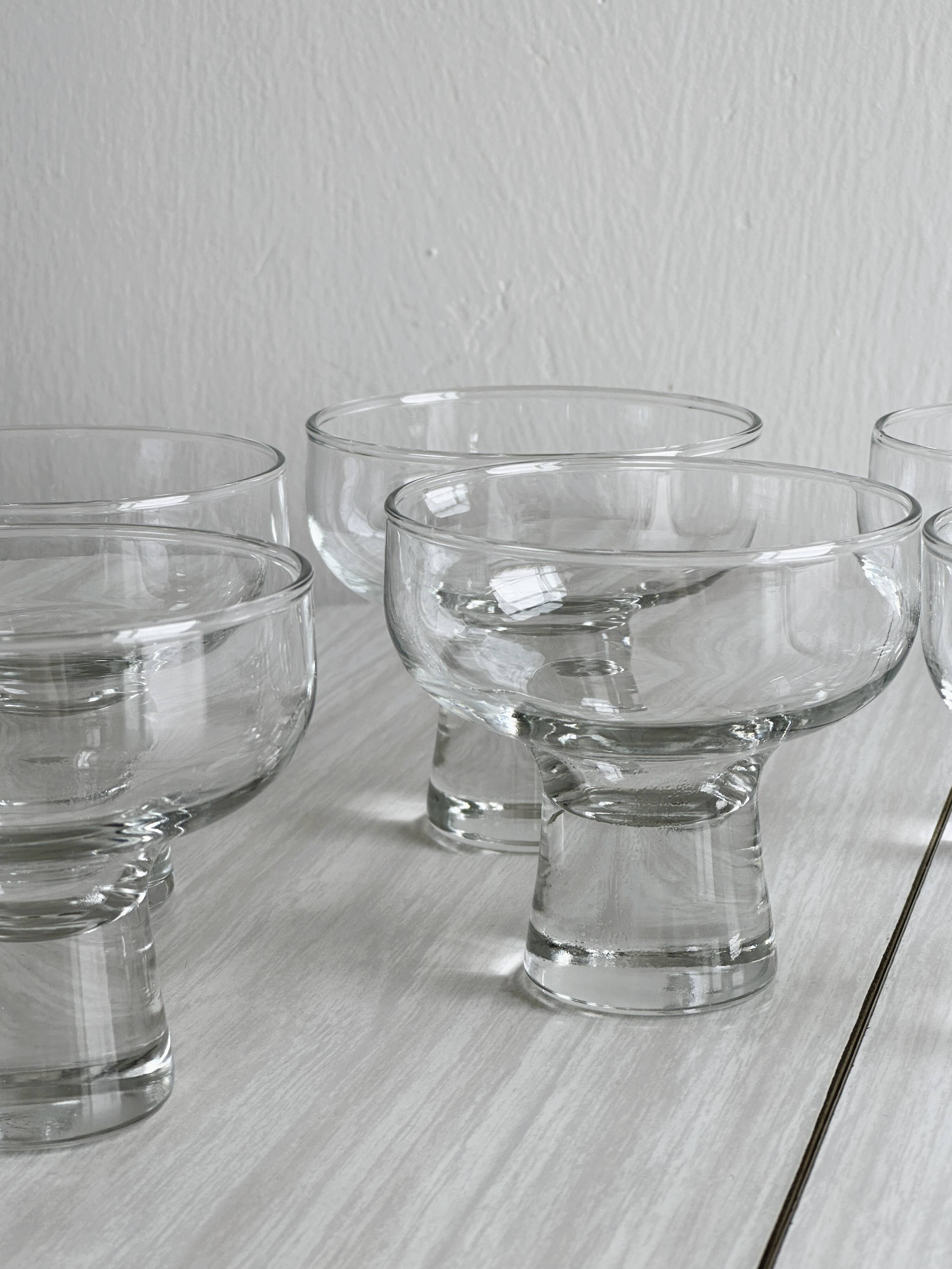 6 clear glass cups