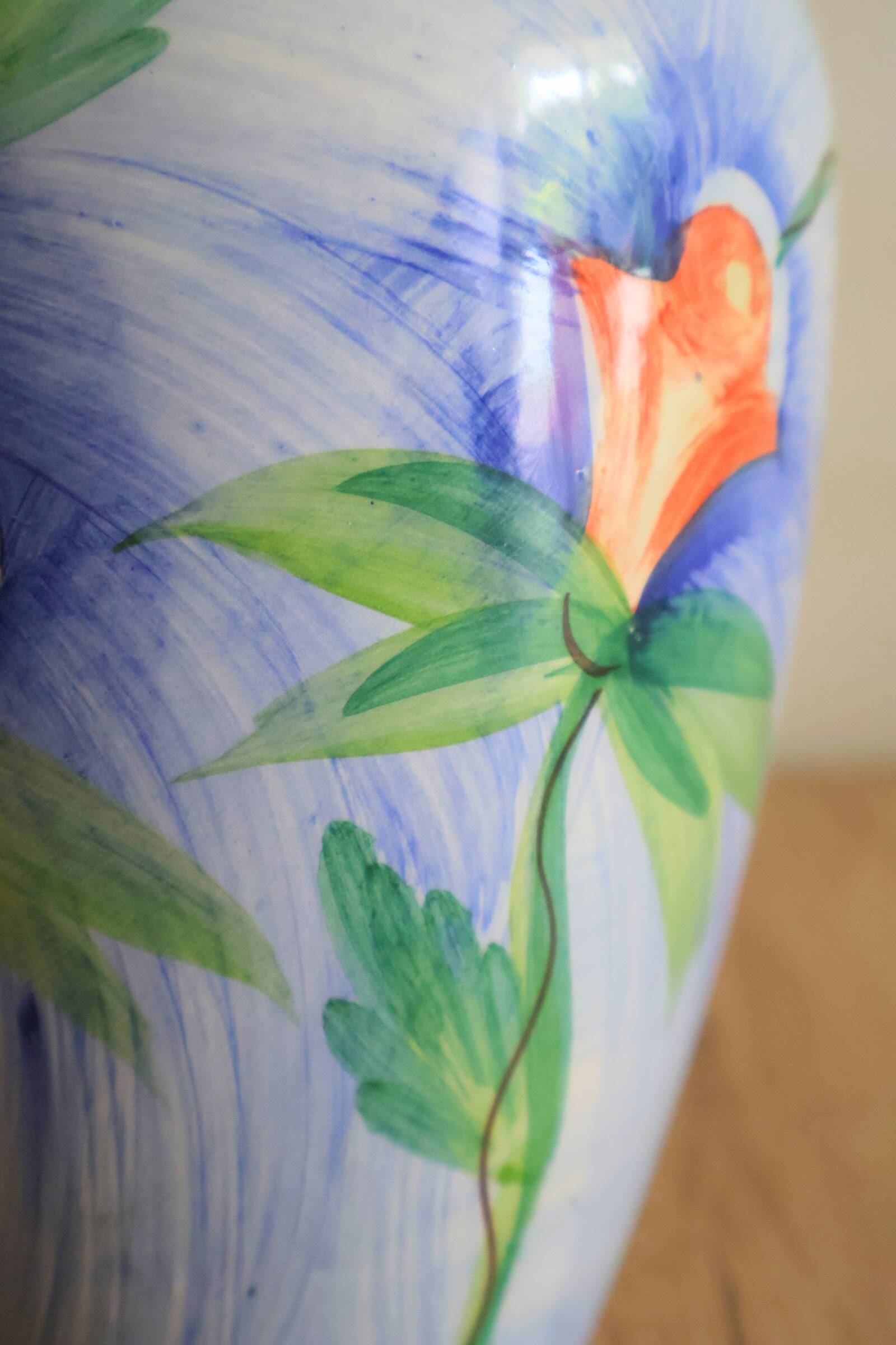 Vase à fleurs en céramique décor floral
