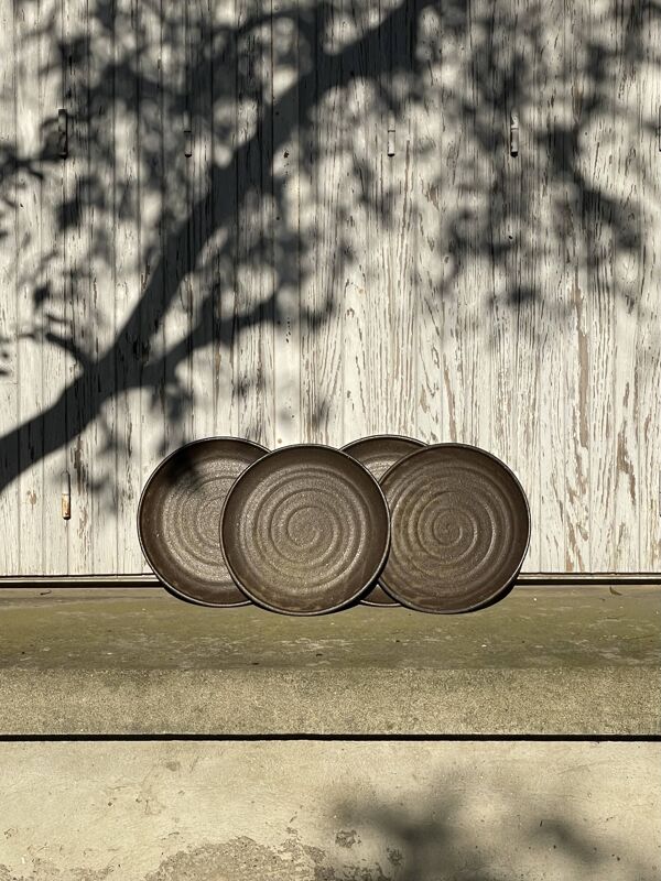 4 assiettes en grès