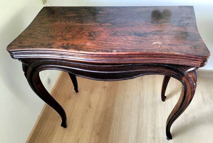 Old gaming table