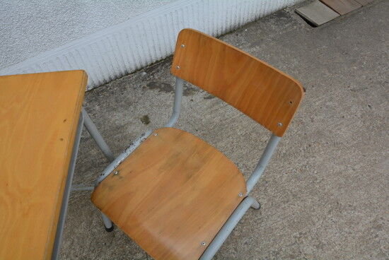 Child's desk and his chair