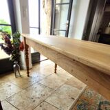 Table de drapier en chêne massif doré 230x73cm deux tiroirs