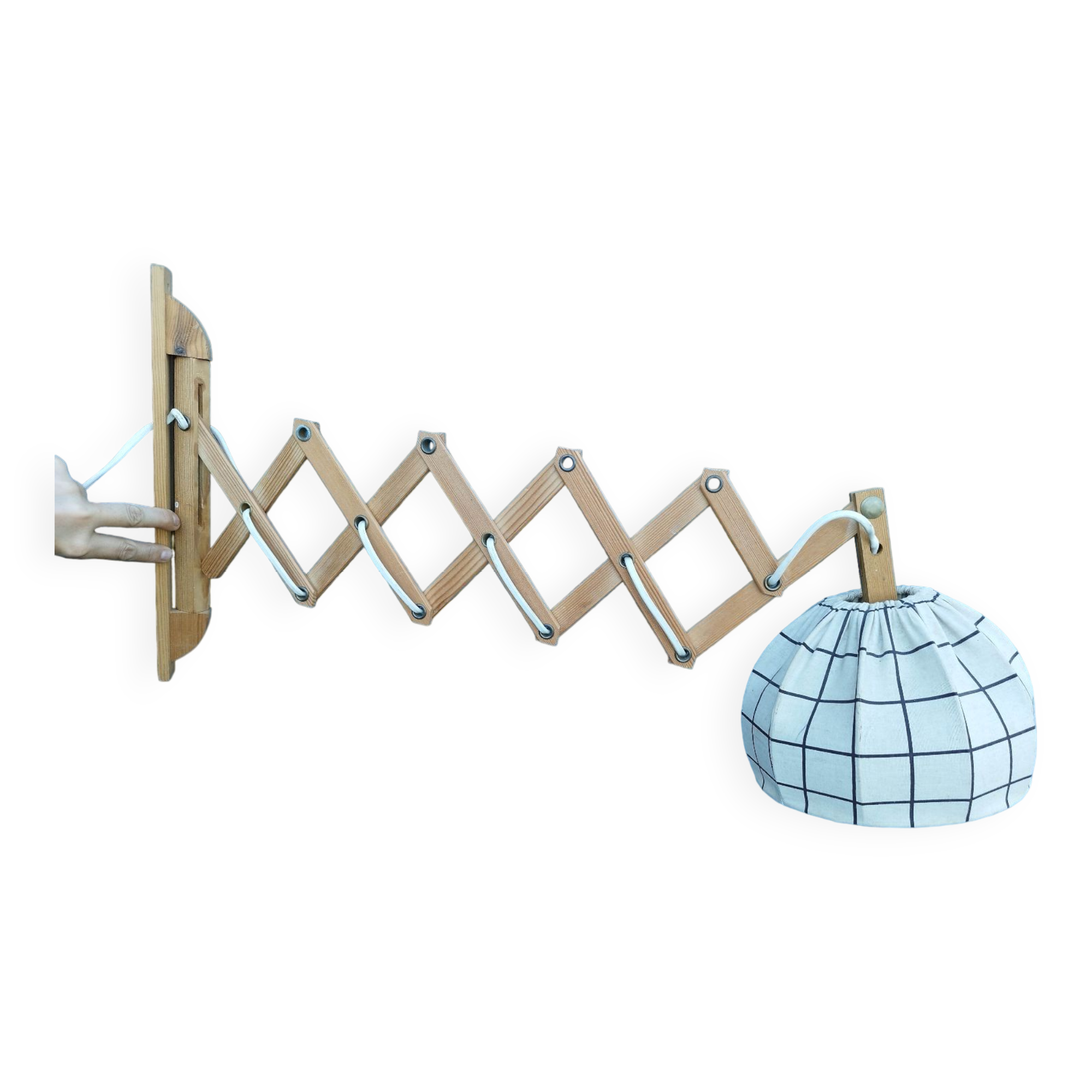 Articulated arm scissor wall light