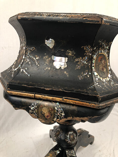 Blackened wooden planter decorated with flowers in medallions and mother-of-pearl burgauty, Napoleon III