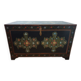 Old trunk chest lacquered Indian lacquered wood