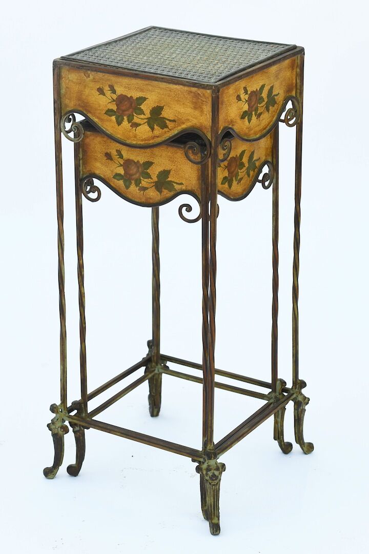 2 painted metal square saddles