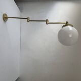 Ancienne lampe potence en laiton et opaline